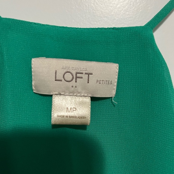 Loft Petites Green Top Size MP (see matching skirt cute summer outfit) - Picture 3 of 4